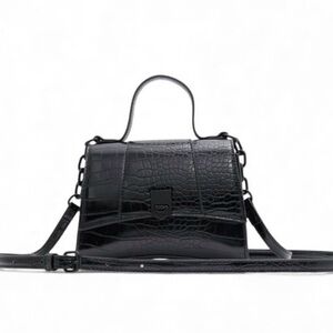 Like New/EUC ALDO Attunga Black Women's Crossbody Bag in Black